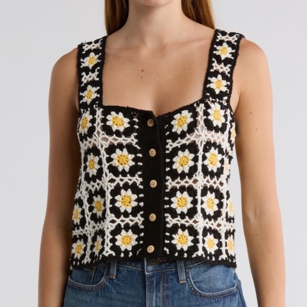 Cotton Emporium
Floral Patch Crochet
Button Front Tank